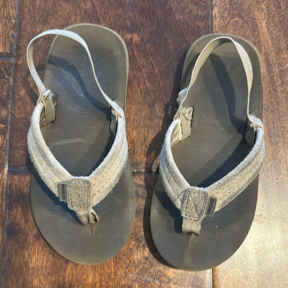 Quiksilver Tan Flip Flops with Straps